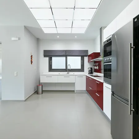 Elli Villa *